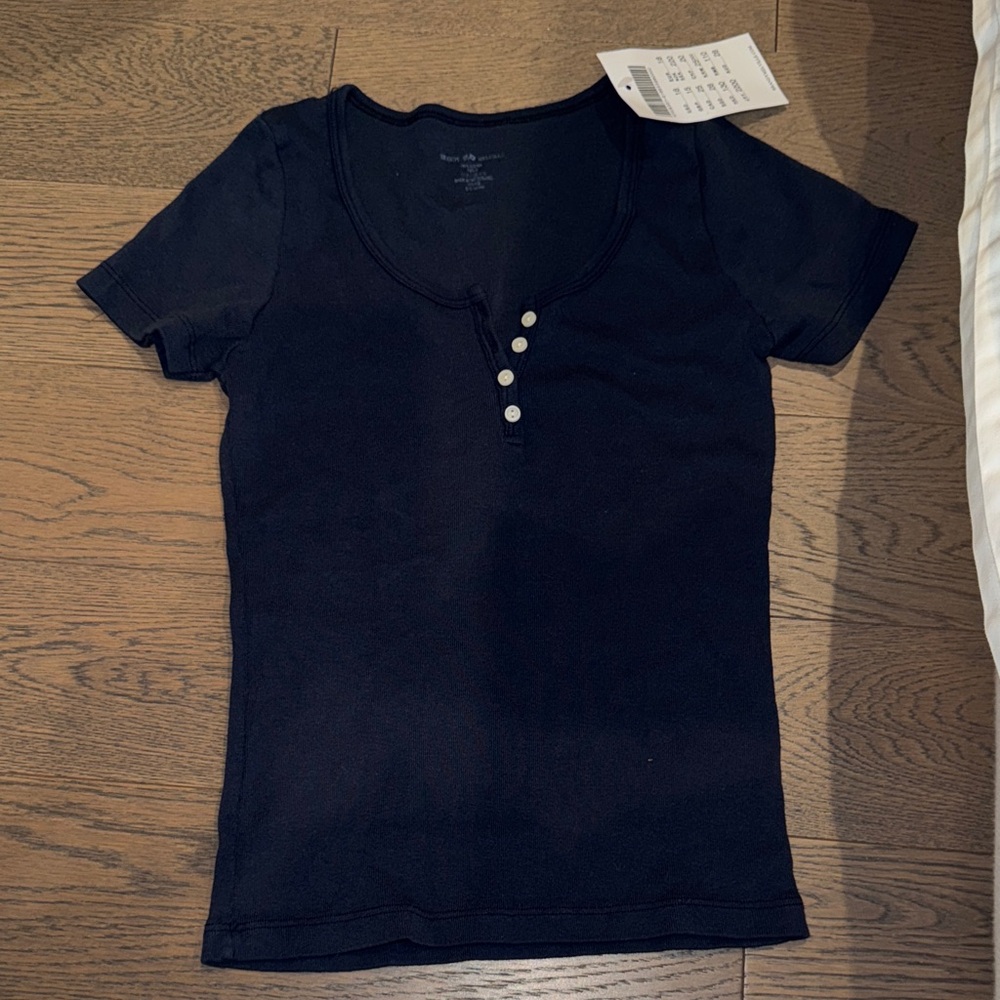 BRANDY MELVILE BUTTON UP T SHIRT 💙 NEW WITH TAGS